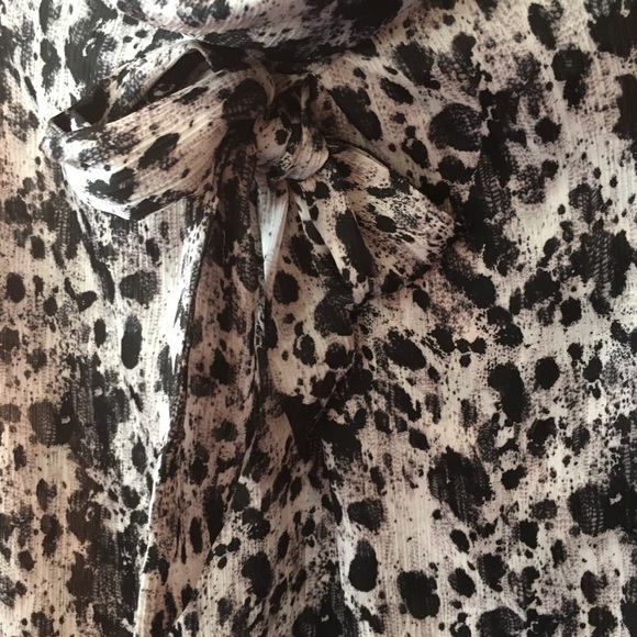 Kasper (S) black and white sleeveless blouse - Picture 2 of 4